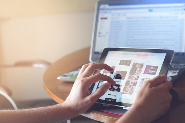 Quelles sont les études sur la plateforme de l'Internet ?